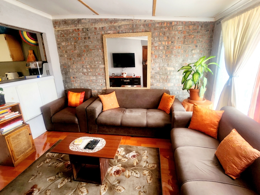 2 Bedroom Property for Sale in Peerless Park West Western Cape